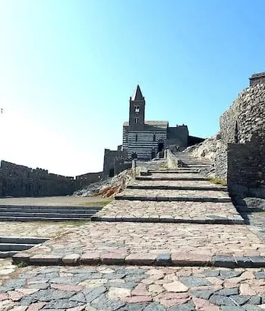 Elegante Centro لا سبيتسْيا