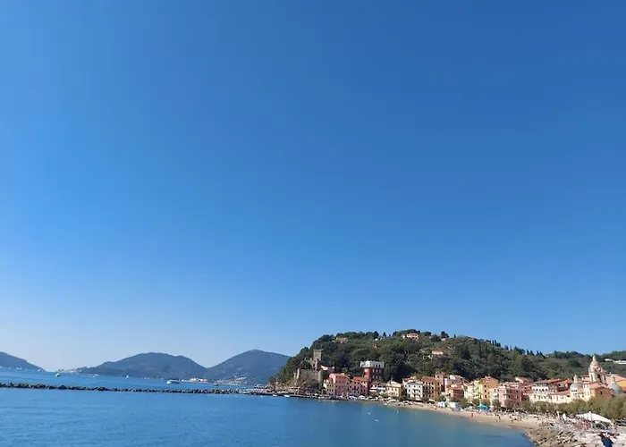 Elegante Centro Apartment La Spezia